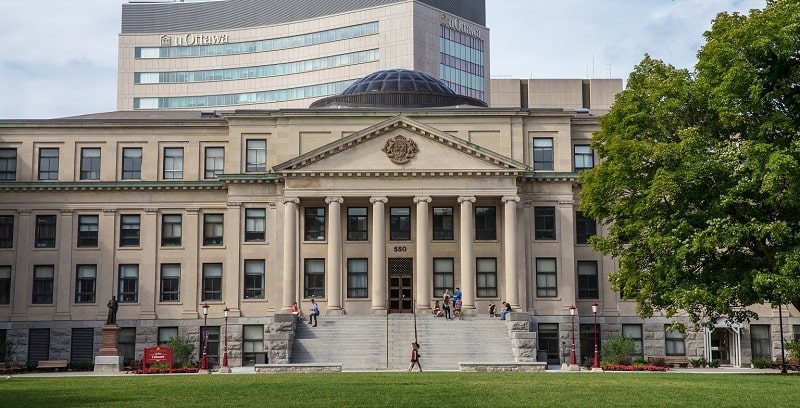 Đại học Ottawa -  Trường đại học song ngữ TOP 1 Canada